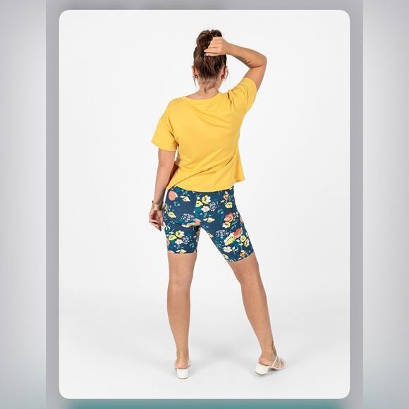 LuLaRoe 2XL Biker Shorts • Americana Collection • Red With White Stars • NWT - Picture 12 of 12